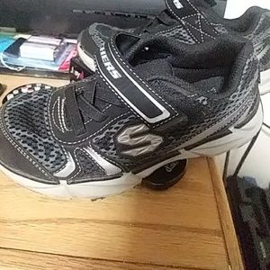 Boys shoes